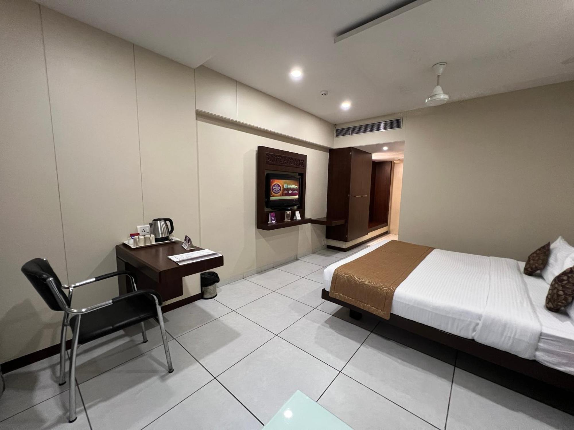 Hotel Vits Shalimar, Ankleshwar Exteriér fotografie