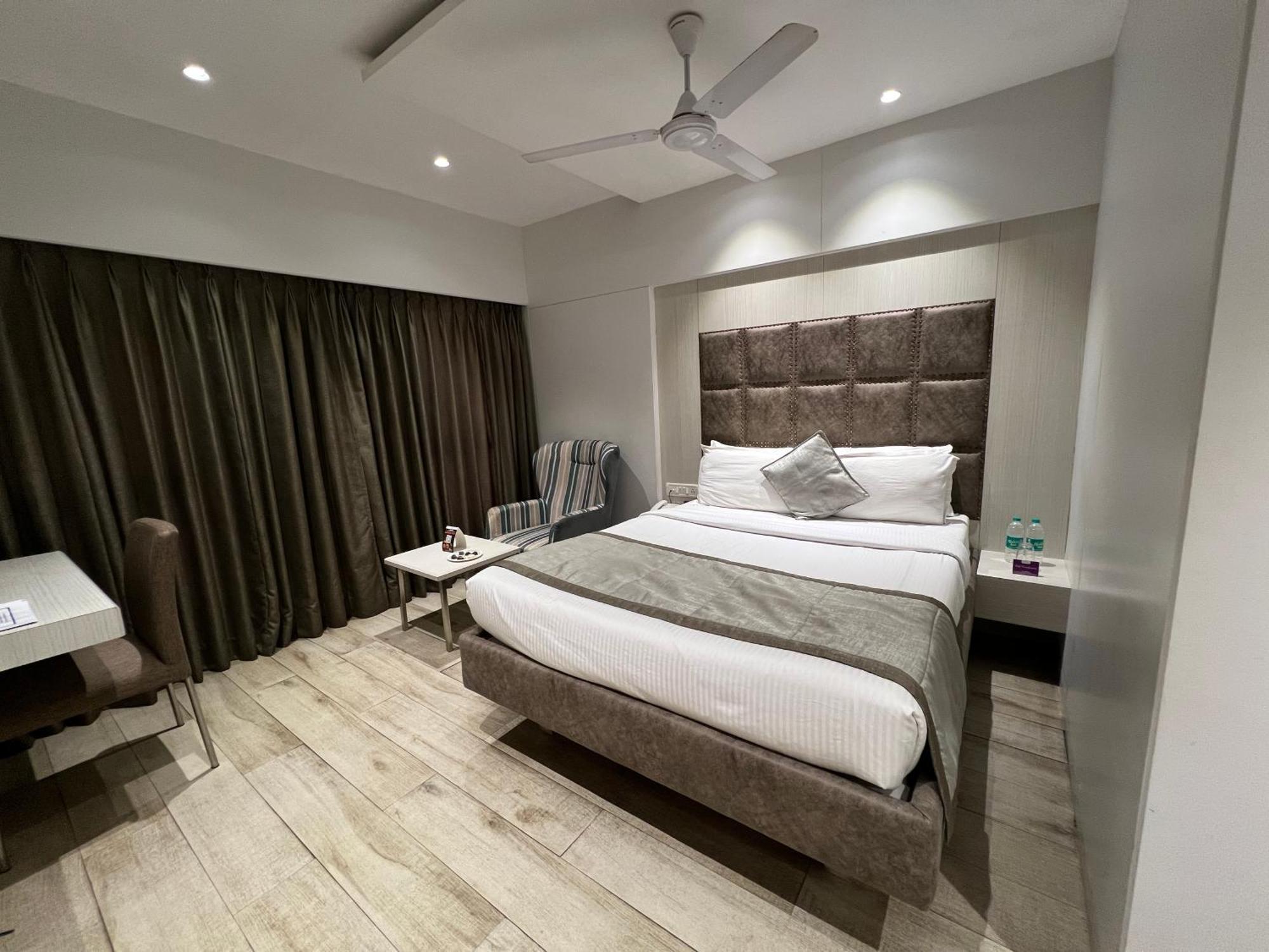 Hotel Vits Shalimar, Ankleshwar Exteriér fotografie