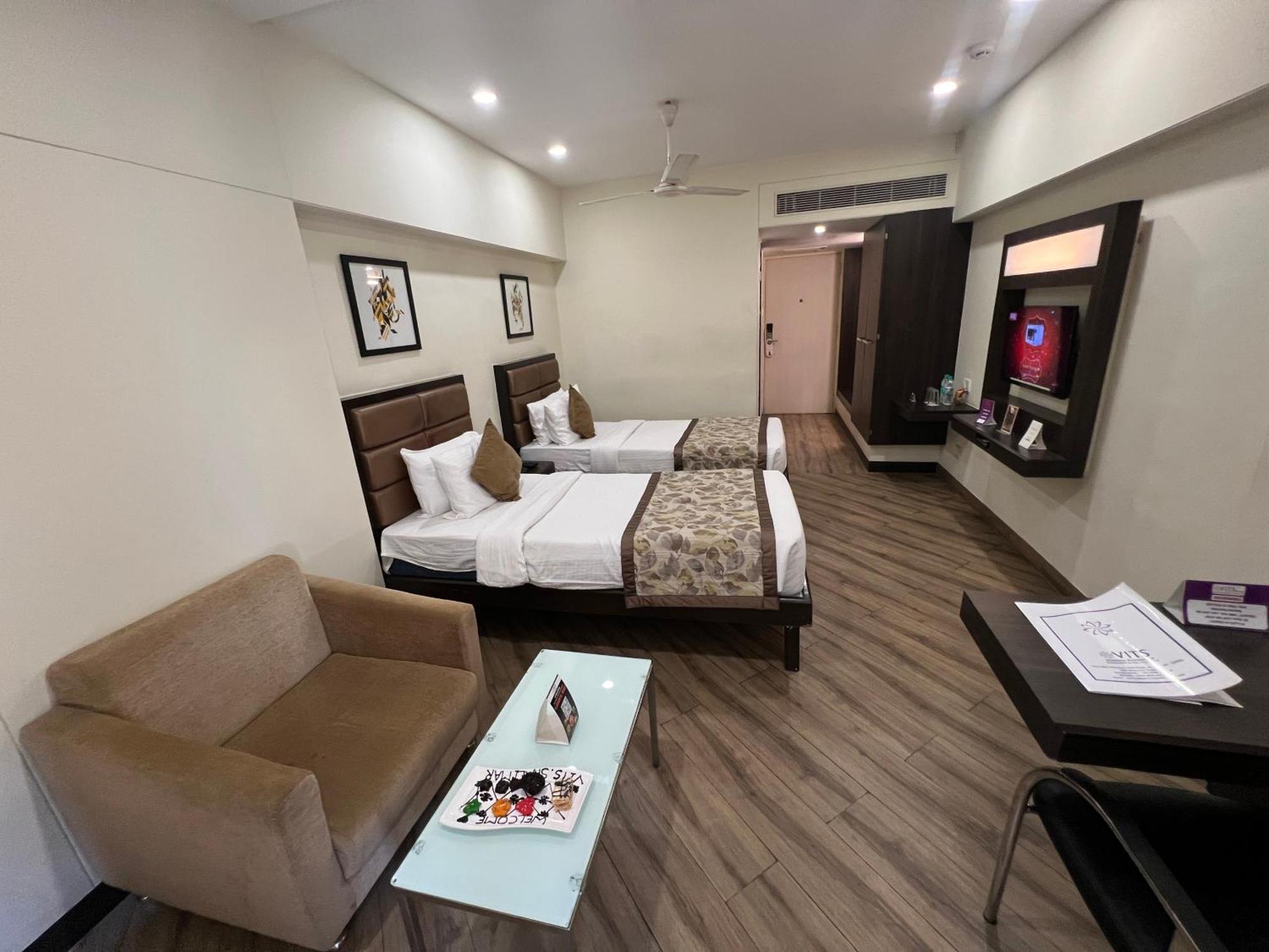 Hotel Vits Shalimar, Ankleshwar Exteriér fotografie