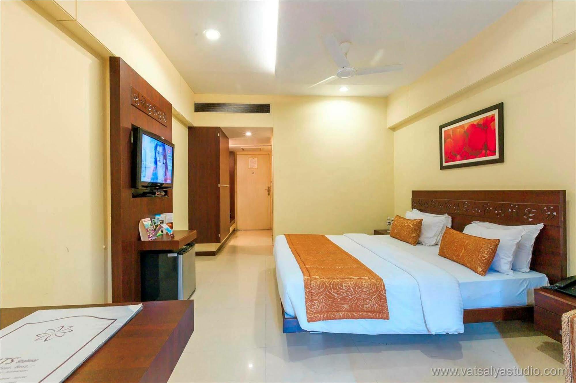 Hotel Vits Shalimar, Ankleshwar Exteriér fotografie