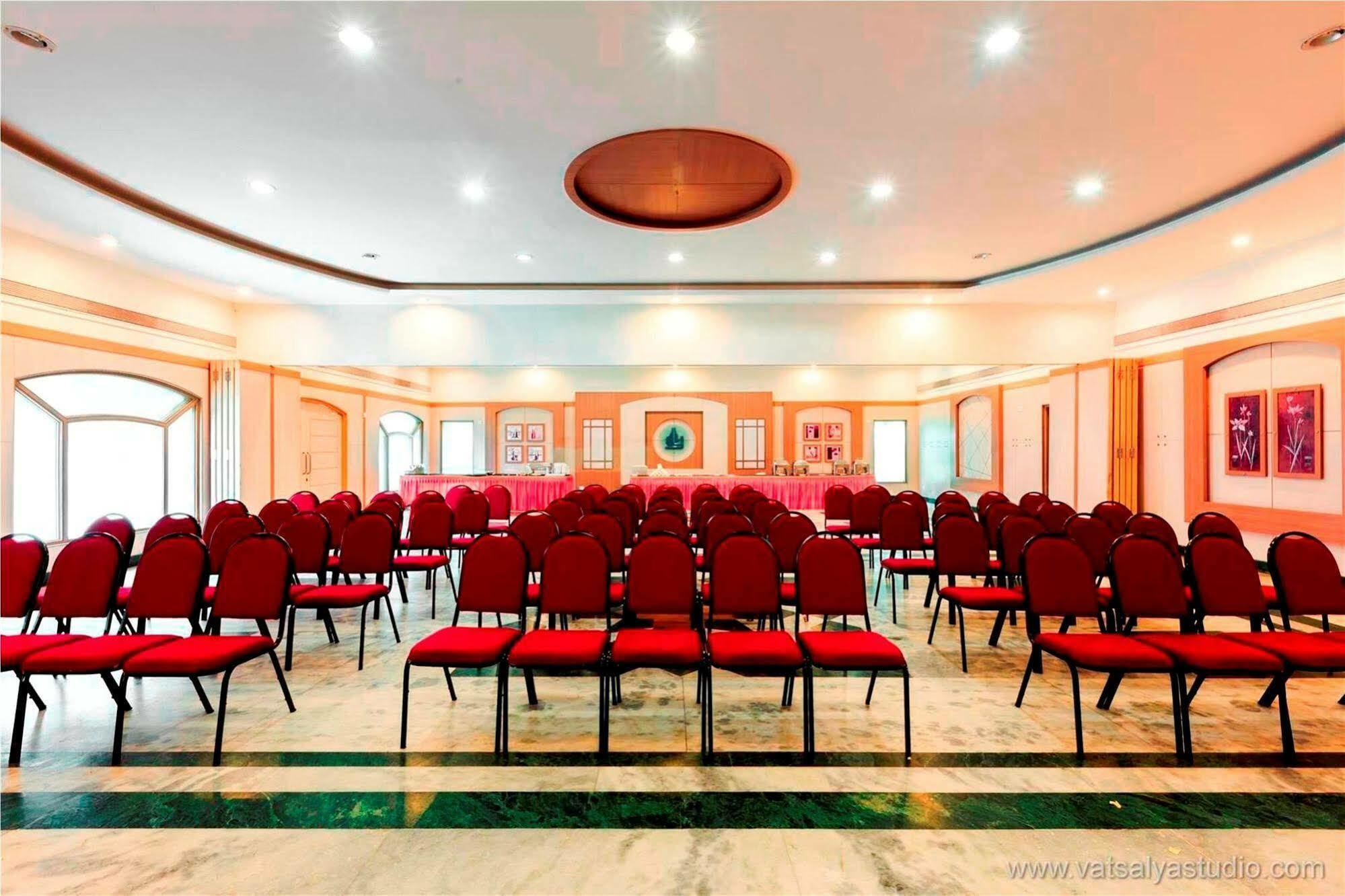 Hotel Vits Shalimar, Ankleshwar Exteriér fotografie